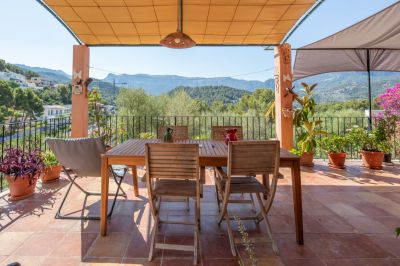 Apartamento con amplia terraza y piscina comunitaria en Port de Sóller Apartamento con amplia terraza y piscina comunitaria en Port de Sóller