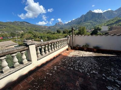 Casa con pequeño jardín en las afueras de Sóller Casa con pequeño jardín en las afueras de Sóller
