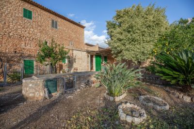 La autenticidad del Valle de Sóller: casa con vistas y agua de manantial La autenticidad del Valle de Sóller: casa con vistas y agua de manantial